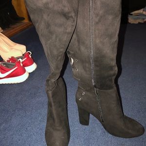 High heel suade black boots